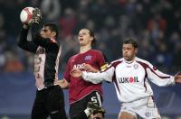 Fussball Uefa-Pokal: Hamburg - Bukarest, Zweikampf