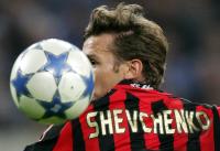 Fussball International UCL: Mailand, SHEVCHENKO Einzelaktion am Ball