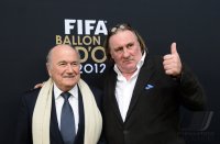 Fussball International  FIFA Ballon d Or 2012: Gerard Depardieu und FIFA Praesident Blatter