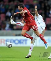 Fussball U21-EURO 2011 Halbfinale:  Xavier Hochstrasser (li, Schweiz) gegen Ondrej Celustka (re, Tschechische Republik)