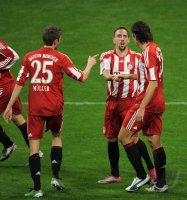 Fussball 1. Bundesliga : (v. li.) Bayern Jubel mit Thomas Mueller, Franck Ribery , Mario Gomez