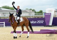 REITEN Olympia 2012: Doppel-Olympiasieger Michael Jung (Deutschland) mit Sam