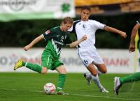 1. Fussball Bundesliga: Marko Marin (li, SV Werder Bremen) gegen (re, Belgrad)