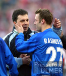 Fussball 1. Bundesliga Bayern-Rostock; Jubel Hansa; Schluenz-Rasmussen nach dem Spiel