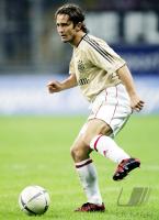 Fussball 1. Bundesliga: Bayern, LIZARAZU Einzelaktion am Ball