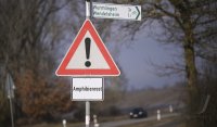 Schmuckbild, Wetterbild; Warnschild Amphibienrost