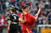 Fussball 1. Bundesliga : JUBEL nach dem Tor zum 5:1 mit Mario Gomez, Franck Ribery (v.li., FC Bayern Muenchen)