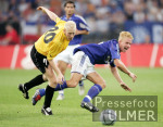 Fussball UI-Cup Halbfinale: Schalke  - Esbjerg fB, Zweikampf AILTON