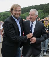 FUSBALL  Meistertrainer Klopp  (BVB Dortmund)  beim Empfang im Heimatort  Glatten
