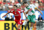 Fussball 1. Bundesliga: Mainz - Bremen, Zweikampf
