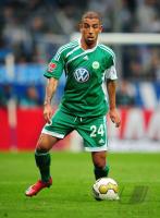 FUSSBALL, 1. BUNDESLIGA, 8. Spieltag: Wolfsburg, DEJAGAH Einzelaktion