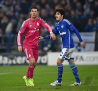 Fussball CHL 14/15 Achtelfinale: Atsuto Uchida (FC Schalke 04) gegen Cristiano Ronaldo (Real Madrid)