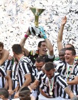 FUSSBALL SERIE A 13/14: Meister Juventus Turin