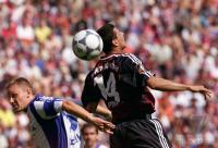 Zweikampf: Bayern Muenchen - Schalke 04