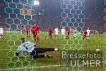 FUSSBALL CHL  FC Bayern Mnchen - Anderlecht, Elfmeter zum 1-0 Sieg