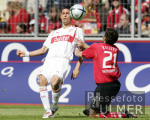 Fussball 1. Bundesliga: Leverkusen - Stuttgart, Zweikampf