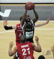 Basketball  1. Bundesliga  11/12  Walter Tigers Tuebingen -s.Oliver Baskets Wuerzburg