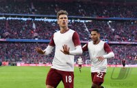 Fussball 1. Bundesliga Saison 19/20: JUBEL Leon Goretzka (FC Bayern Muenchen)