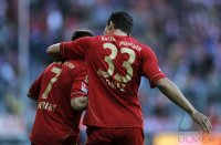 Fussball 1. Bundesliga, Saison 2011/2012:  JUBEL nach dem Tor mit Franck Ribery , Mario Gomez (v. li., FC Bayern Muenchen)