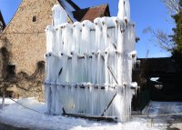 Ein Eisgalgen bei der Brauerei Schimpf in Neustetten - Remmingsheim