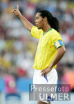 FIFA Confed Cup: Brasilien, RONALDINHO zeigend