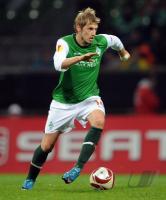 FUSSBALL, EUROPA LEAGUE GRUPPENPHASE: Bremen, HUNT Einzelaktion am Ball