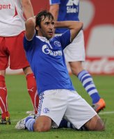 Fussball 1. Bundesliga  Saison 2010/2011:  Raul (FC Schalke 04)