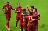 Fussball 1. Bundesliga Saison 15/16: JUBEL FC Bayern Muenchen