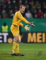 FUSSBALL DFB POKAL  Saison 2012/2013: Torwart Alexander Manninger (FC Augsburg)