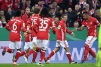 Fussball DFB Pokal 2. Runde 16/17: FC Bayern Muenchen - FC Augsburg