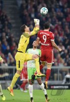 Fussball 1. Bundesliga Saison 17/18: FC Bayern Muenchen - VfL Wolfsburg