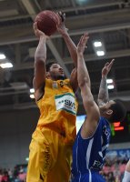 Basketball 1. Bundesliga 14/15 Hauptrunde:  Walter Tigers Tuebingen - FRAPORT SKYLINERS