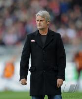 FUSSBALL 1. BUNDESLIGA 08/09: Trainer VEH (VfB Stuttgart)