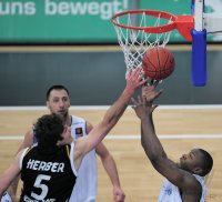 1. Basketball Bundesliga 2010/2011: Walter Tigers Tuebingen  - Giants Duesseldorf
