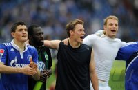 Fussball: 1. Bundesliga Saison 2010/2011: Schalke 04 - VfL Wolfsburg