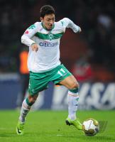 FUSSBALL 1. BUNDESLIGA: Bremen, OEZIL Einzelaktion