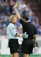 Fussball 1. Bundesliga: Schalke - Bayern, Gelb fuer KAHN