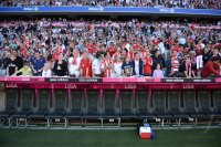 Fussball 1. Bundesliga, Saison 2012/2013: In der Allianz Arena sitzen die Fans auf der Tribuene