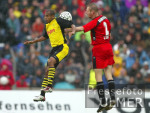 Fussball 1. Bundesliga: Hannover - Dortmund, Zweikampf