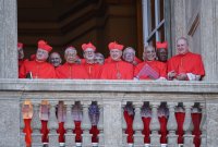 Papstwahl / Konklave: Papstwahl: Habemus Papam, weisser Rauch, Leo 14. ist der neue Papst