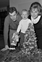 Fussball Weihnachten 1967:  Beckenbauer mit Familie zu Weihnachten