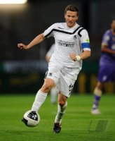 FUSSBALL, DFB Pokal 1. Hauptrunde: 1860 Muenchen, LAUTH am Ball