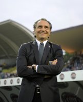 Fussball International EM 2012-Qualifikation:  Trainer Cesare PRANDELLI (Italien)