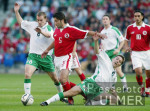 Fussball International: Schweiz - Irland 2:0, Zweikampf