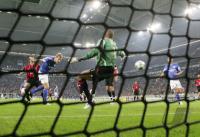 Fussball UCL: Schalke - Mailand, 1:1 durch LARSEN