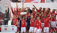 Fussball 1. Bundesliga Saison 15/16: Der FC Bayern feiert seine 26. Deutsche Meisterschaft