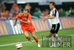 Fussball Testspiel: Niederlande - Deutschland, Zweikampf