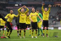 Fussball 1. Bundesliga : JUBEL Antonio da Silva, Lukasz Piszczek, Neven Subotic, Robert Lewandowski (v.li., Borussia Dortmund)