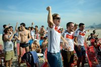 FUSSBALL WM 2014 Public Viewing in Rio an der Copacabana