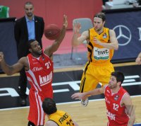 Basketball 1. Bundesliga 2012/2013: Walter Tigers Tuebingen  - s Oliver Baskets Wuerzburg